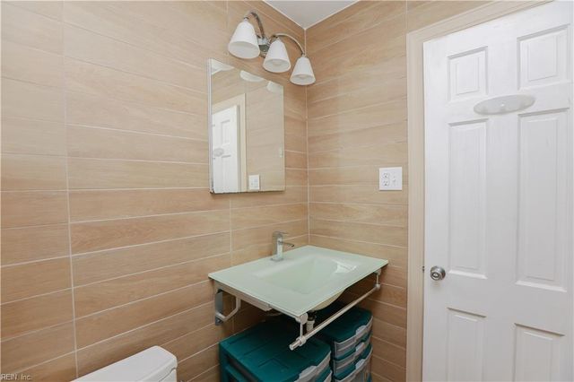 348 Wrexham CT, Hampton, VA 23669