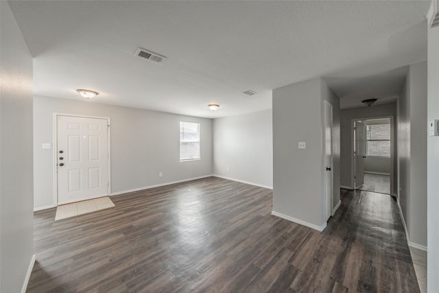 3015 Goldenrod Drive, Lancaster, TX 75134