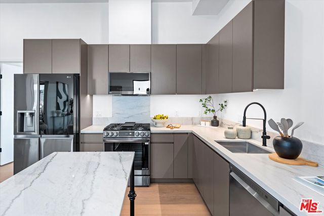 904 S New Hampshire Avenue PH-1, Los Angeles, CA 90006