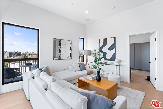 904 S New Hampshire Avenue PH-1, Los Angeles, CA 90006