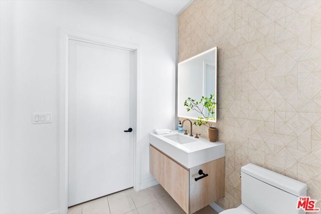 904 S New Hampshire Avenue PH-1, Los Angeles, CA 90006