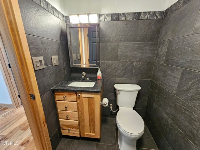 27337 Rich Valley Road, Abingdon, VA 24210