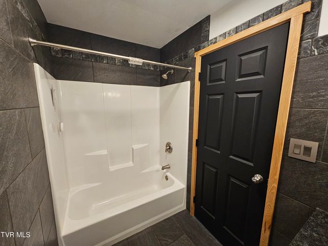 27337 Rich Valley Road, Abingdon, VA 24210