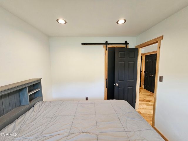 27337 Rich Valley Road, Abingdon, VA 24210