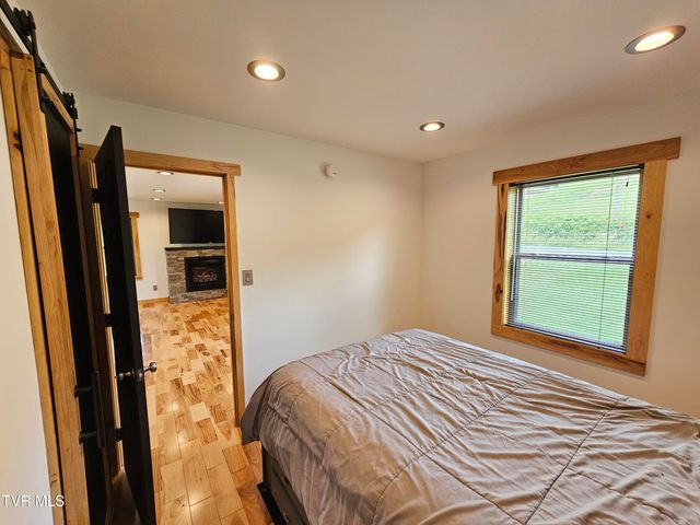 27337 Rich Valley Road, Abingdon, VA 24210