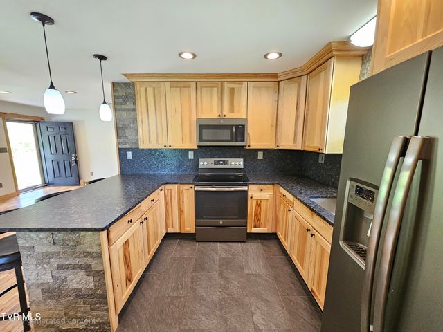 27337 Rich Valley Road, Abingdon, VA 24210