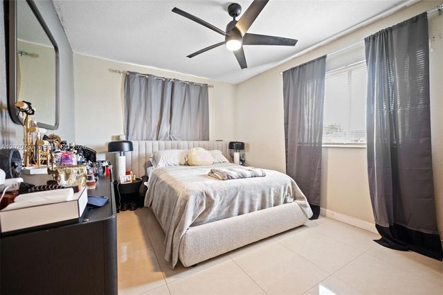 255 E 3rd St 1, Hialeah, FL 33010