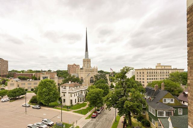 410 Groveland Avenue 601, Minneapolis, MN 55403