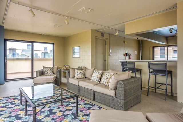 410 Groveland Avenue 601, Minneapolis, MN 55403