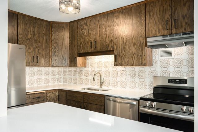 410 Groveland Avenue 601, Minneapolis, MN 55403