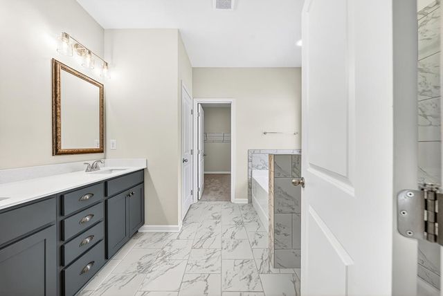 101 Beaver Creek Way, Lagrange, GA 30241