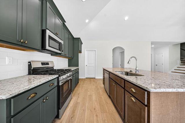 101 Beaver Creek Way, Lagrange, GA 30241