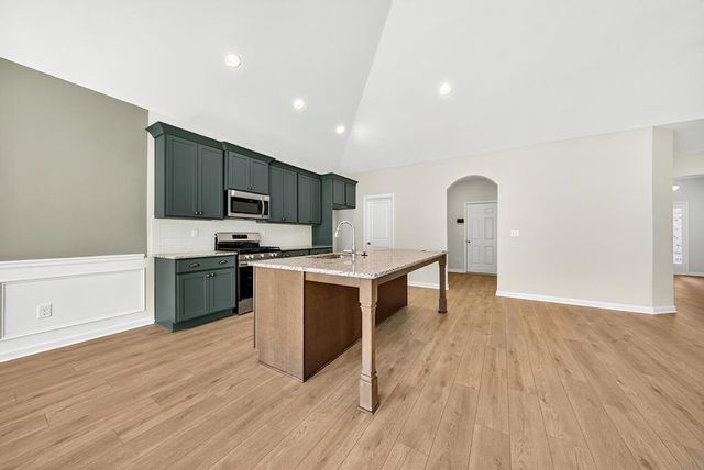 101 Beaver Creek Way, Lagrange, GA 30241