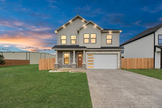 320 E Main Street, La Porte, TX 77571