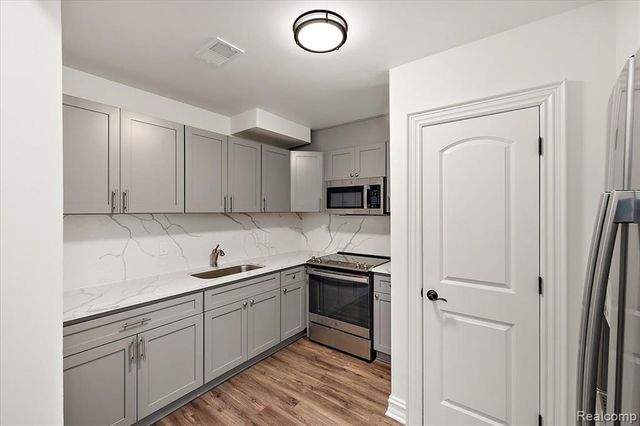 16622 Sherwood Lane, Northville, MI 48168