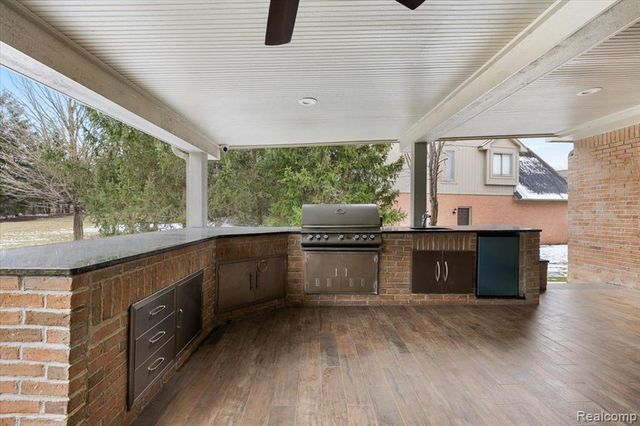 16622 Sherwood Lane, Northville, MI 48168