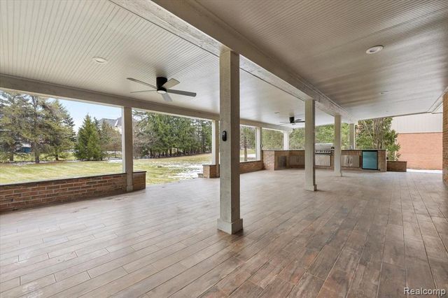 16622 Sherwood Lane, Northville, MI 48168