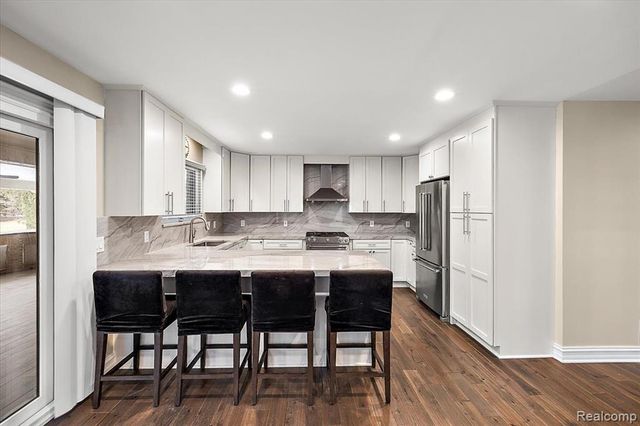 16622 Sherwood Lane, Northville, MI 48168