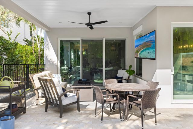 444 NE Wavecrest Way, Boca Raton, FL 33432