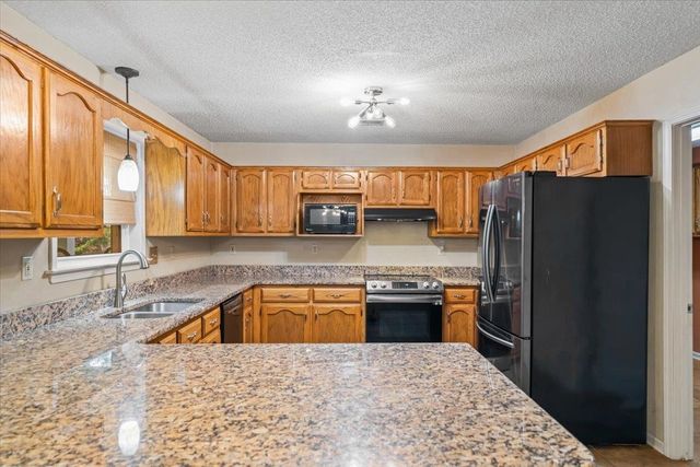 8811 BAZEMORE RD, Cordova, TN 38018