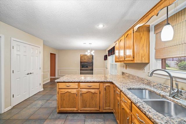 8811 BAZEMORE RD, Cordova, TN 38018