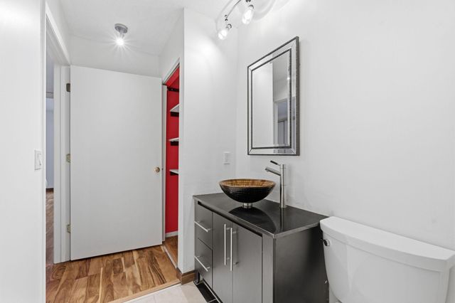 4575 W 80th Street Circle 123, Bloomington, MN 55437