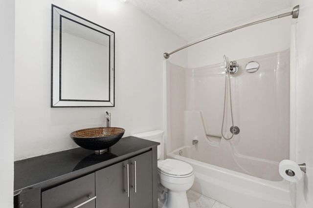 4575 W 80th Street Circle 123, Bloomington, MN 55437