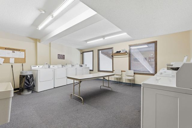 4575 W 80th Street Circle 123, Bloomington, MN 55437