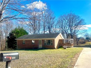 124 Kimberly Street, Mount Airy, NC 27030