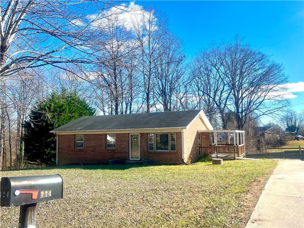 124 Kimberly Street, Mount Airy, NC 27030