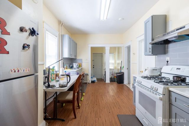 28 Suydam Street, New Brunswick, NJ 08901