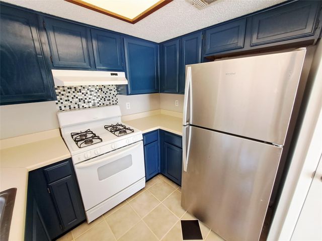 9009 SANGER DR B, Austin, TX 78748