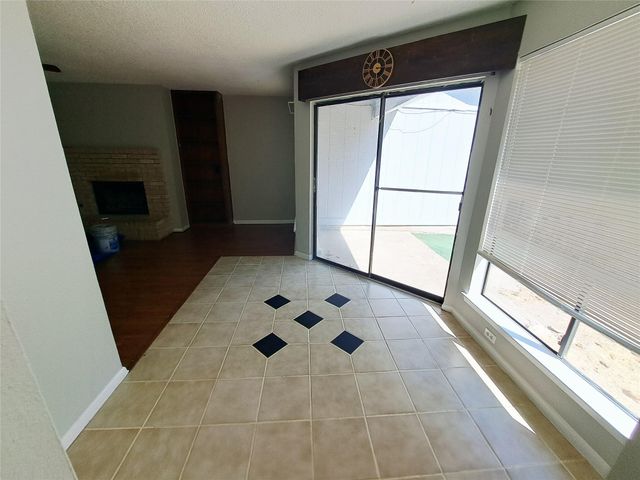 9009 SANGER DR B, Austin, TX 78748