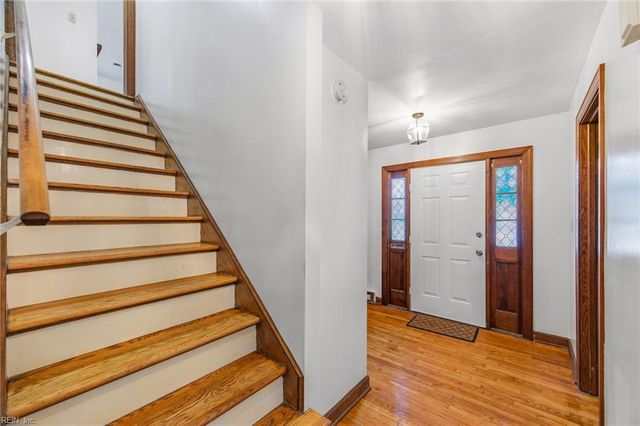 24 Ivy Home RD, Hampton, VA 23669