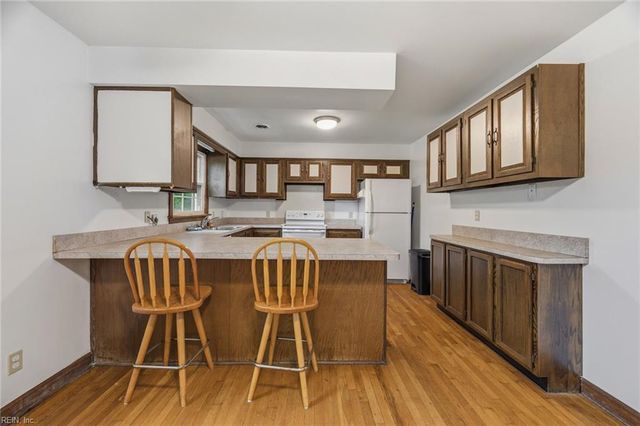 24 Ivy Home RD, Hampton, VA 23669