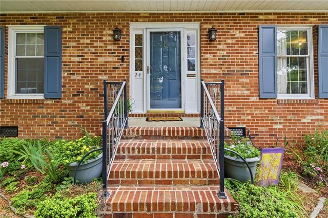 24 Ivy Home RD, Hampton, VA 23669
