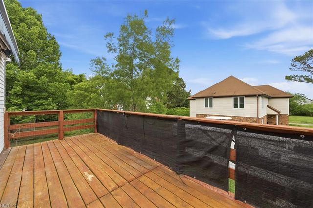 24 Ivy Home RD, Hampton, VA 23669