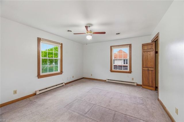 24 Ivy Home RD, Hampton, VA 23669