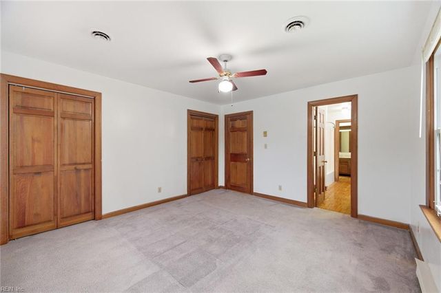 24 Ivy Home RD, Hampton, VA 23669