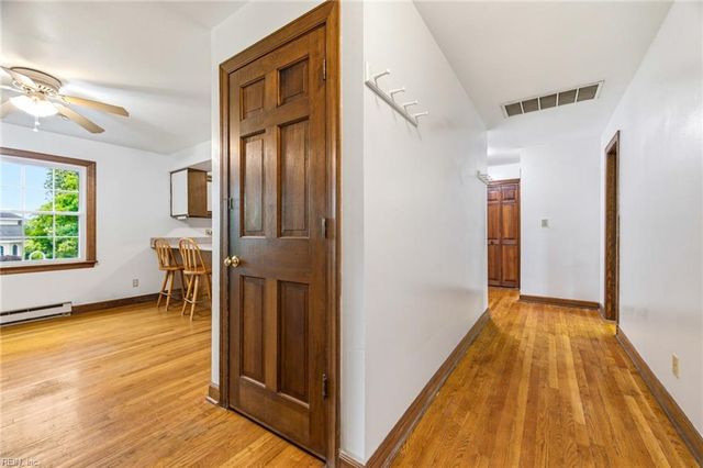 24 Ivy Home RD, Hampton, VA 23669