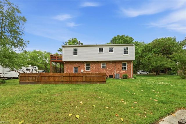 24 Ivy Home RD, Hampton, VA 23669
