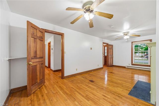 24 Ivy Home RD, Hampton, VA 23669