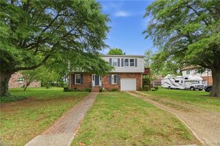 24 Ivy Home RD, Hampton, VA 23669