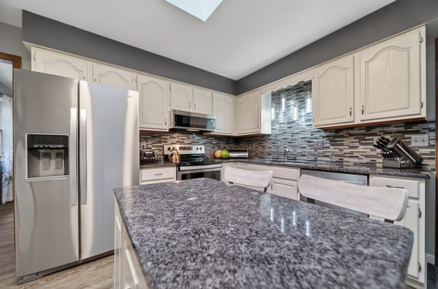 3028 IDYLLBROOK Lane, Erie, PA 16506