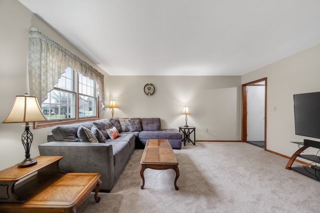 3028 IDYLLBROOK Lane, Erie, PA 16506