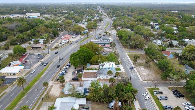 324 N ORANGE STREET, New Smyrna Beach, FL 32168