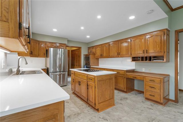 9116 W 127th Terrace, Overland Park, KS 66213