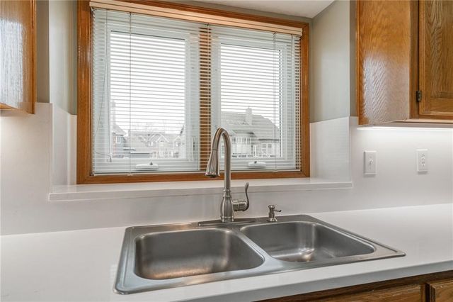 9116 W 127th Terrace, Overland Park, KS 66213