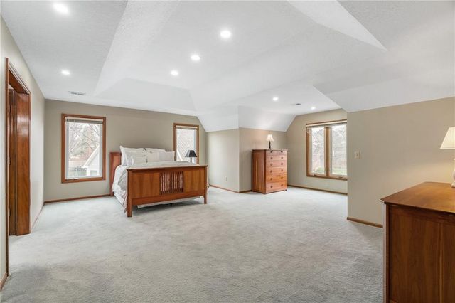 9116 W 127th Terrace, Overland Park, KS 66213