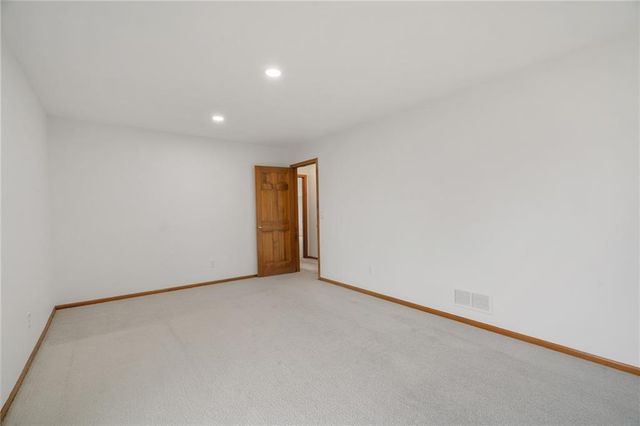 9116 W 127th Terrace, Overland Park, KS 66213